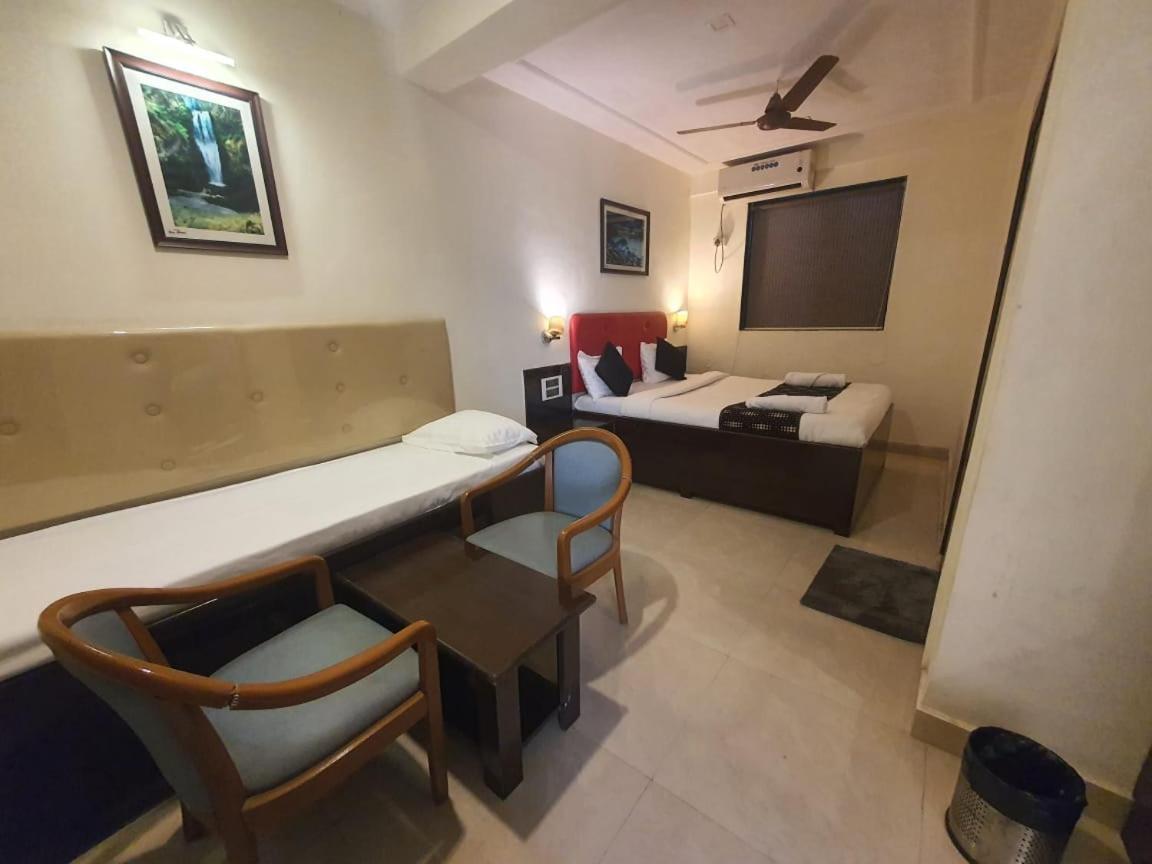 Hotel O Silver Leaf Pancsgani Kültér fotó