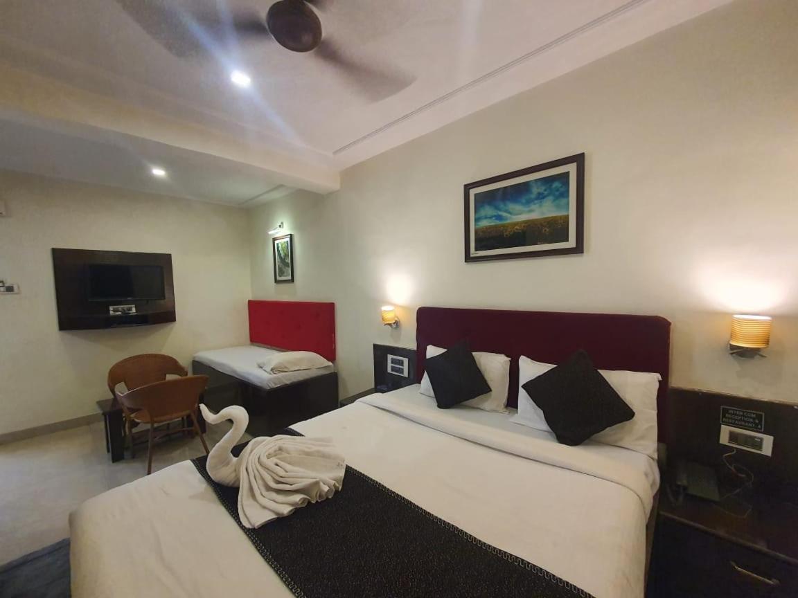 Hotel O Silver Leaf Pancsgani Kültér fotó